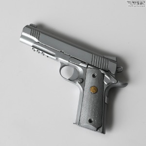 娃娃 RSDF Handgun 1